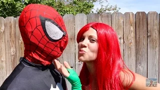 Poison Ivy vs Spiderman vs Batman - Real Life Superhero Movie