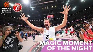 7DAYS Magic Moment of the Night: Llull wins it!