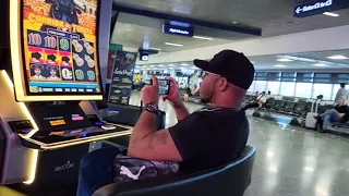 I Played A Slot Machine In The Airport And Won HUGE!! 🎰🤯