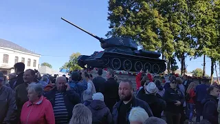 Открытие памятника танк т 34 в Ивангороде