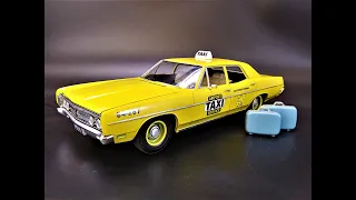 1970 Ford Galaxie 429 Boss Taxi Cab with Luggage 1/25 Scale Model Kit Build Review AMT1243 AMT