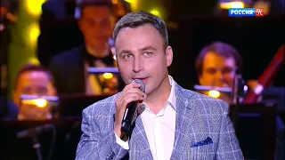 "Can't take my eyes off of you"  - Владислав Косарев и Эльмира Калимуллина