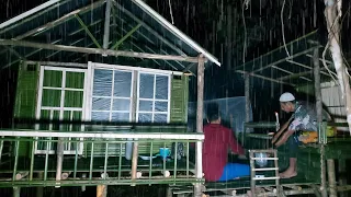 Camping di hutan sumatera - membangun pondok menggunakan batang salak hutan