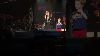 Kelly Clarkson sings and dances with son Remy to "Whole Lotta Woman" at Las Vegas Residency