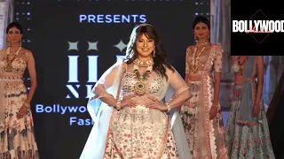 Mahima Chaudhary looks so pretty during ramp walk looks like deshigirl