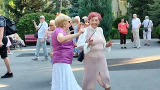 А ТЫ ЛЮБОВЬ МОЯ ПЕРВАЯ! 2023 #music #retrodancing