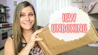 HOMESCHOOL UNBOXING | IEW HOMESCHOOL UNBOXING