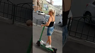 Покатушки по набережной на скутере/Girl on the scooter.Good Mood.