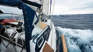 El velero Sirocodiez navegando con temporal de Ibiza a Moraira