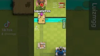 esqueletos nivel 1 al 16 vs gigante nivel 16 Clash royale