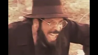 Еврей ржет под подлую еврейскую музыку. мем 2023 | A Jew laughs to "sneary Jewish music." meme 2023