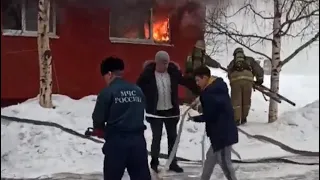 Два человека погибли и один пострадал при пожаре в Сургуте.