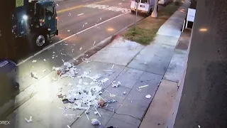 La city trash truck fail!!