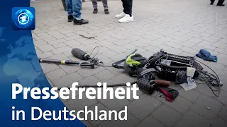 Reporter ohne Grenzen: Arbeitsbedingungen von Journalist:innen oft problematisch