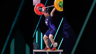 18 y/o Pei Xinyi (59kg🇨🇳) 102kg / 225lbs Snatch 🥉! #weightlifting #slowmotion #snatch