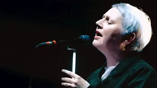 Massive Attack with Elizabeth Fraser - Teardrop live Multicam 4K