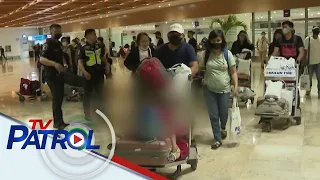 Ilang OFW sa Sudan pumunta sa ibang bansa imbis na umuwi | TV Patrol