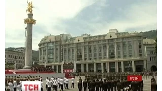 У Грузії грандіозним військовим парадом відзначили День незалежності