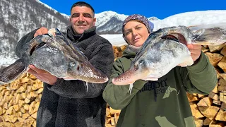 A hearty soup of 2 Fish Heads added with a Red-Hot Log! Faraway Village Cooking