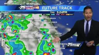 Hot weather hangs around, rain chances on the increase