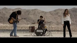 Phoenix - Vázquez Sounds (Official Video)