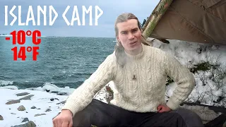 EXTREME WINTER CAMPING by the Frozen Sea [-10°C]