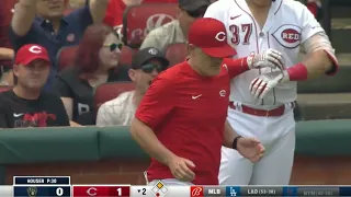David Bell is ejected from the game after arguing balls