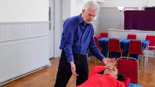 Fascial unwinding arm demonstration by Thomas Attlee