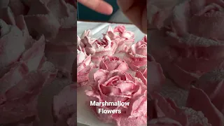 Fluffy flowers. #marshmallow #flowerpiping #sweets