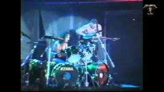 Metallica - Lars & Kirk switch instruments each other - (Nothing,_Am_I_Evil) - Bologna