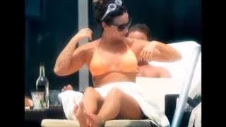 Demi Lovato Rocks in SEXY Bikini