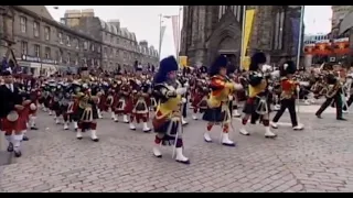 World's largest Pipe Band - Millennium Pipes -