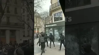 McDonald's destroyed. Chaos in France #shorts #paris #france #mcdonalds