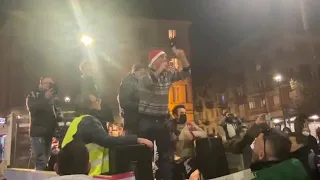Torino, l'ira del leader No Vax: "Fermate il corteo, hanno multato mia mamma"