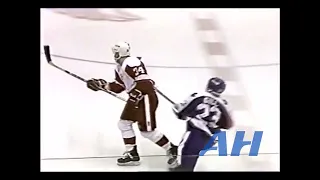 NHL Mar. 2, 1990 Daniel Shank,DET v Todd Gill,TOR (R) Toronto Maple Leafs Detroit Red Wings