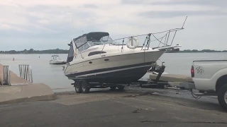 How to launch a boat Bayliner 2755 Ciera 1990 (please subscribe I will sub back thanks)