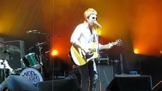 Noel Gallagher's High Flying Birds - Whatever @ V Festival 2012_Chelmsford (HD)
