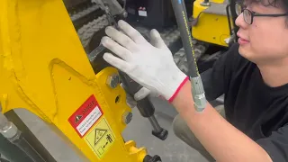 Installing TYPHON Attachments Hydraulic Thumb Clip Attachment for TYPHON Mini Excavators Digger