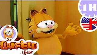ðŸ˜±Garfield fights against the evil machines!ðŸ¤– - The Garfield Show