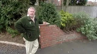 Bill Oddie Returns To His Childhood Home - Who Do You Think You Are?