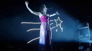 Lorde - 'Royals' Live (Melodrama Tour)