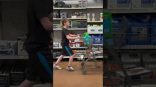 Moonwalk in Walmart #walmartshopping #walmart #walmarthaul #moonwalk #michaeljackson #short #tiktok