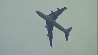 Duxford: South African Airways Boeing 747 Jumbo does aerobatics