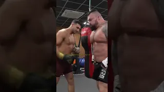 Tommy Fury punches Eddie Hall🥊 #shorts #eddiehall #tommyfury #boxing #punch