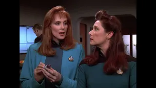 Star Trek   :TNG -  Daren Enjoying Small Talk with Beverly About Picard