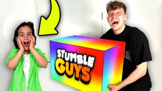 Ich überrasche mein JÜNGSTEN FAN mit 1000€ STUMBLE GUYS MYSTERY BOX! 😁 (7 Jahre alt)