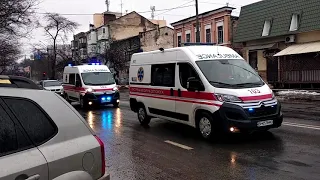 Compilation of Ukrainian ambulances responding with lights and sirens
