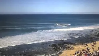 Mick Fanning Fends Off Great White Shark at J-Bay Open 2015 (Full Video)