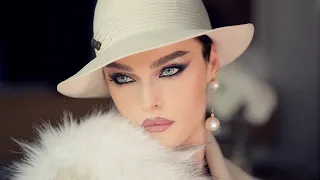 Memories in Casablanca - chic cat eye make-up