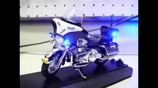 Custom 1:18 SOMERVILLE PD diecast motorcycle with working lights & siren